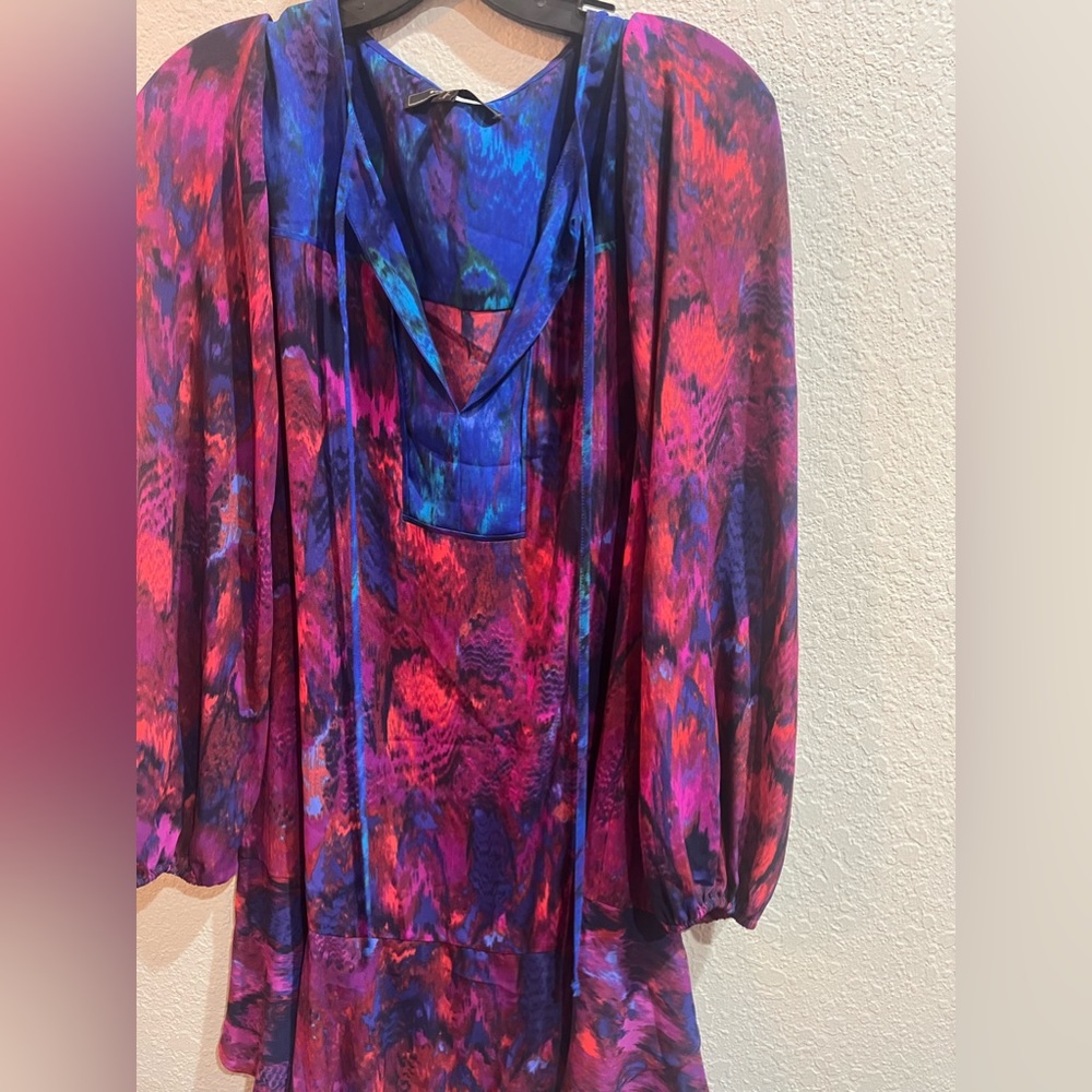 BCBG MAXAZRIA watercolor long sleeve dress like new size XS